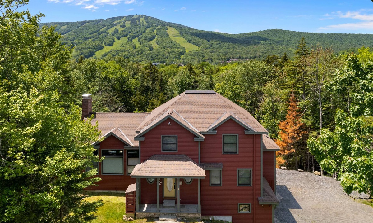 West Dover House | Ideal summer getaway! Comfortable home two minutes from Mount Snow!