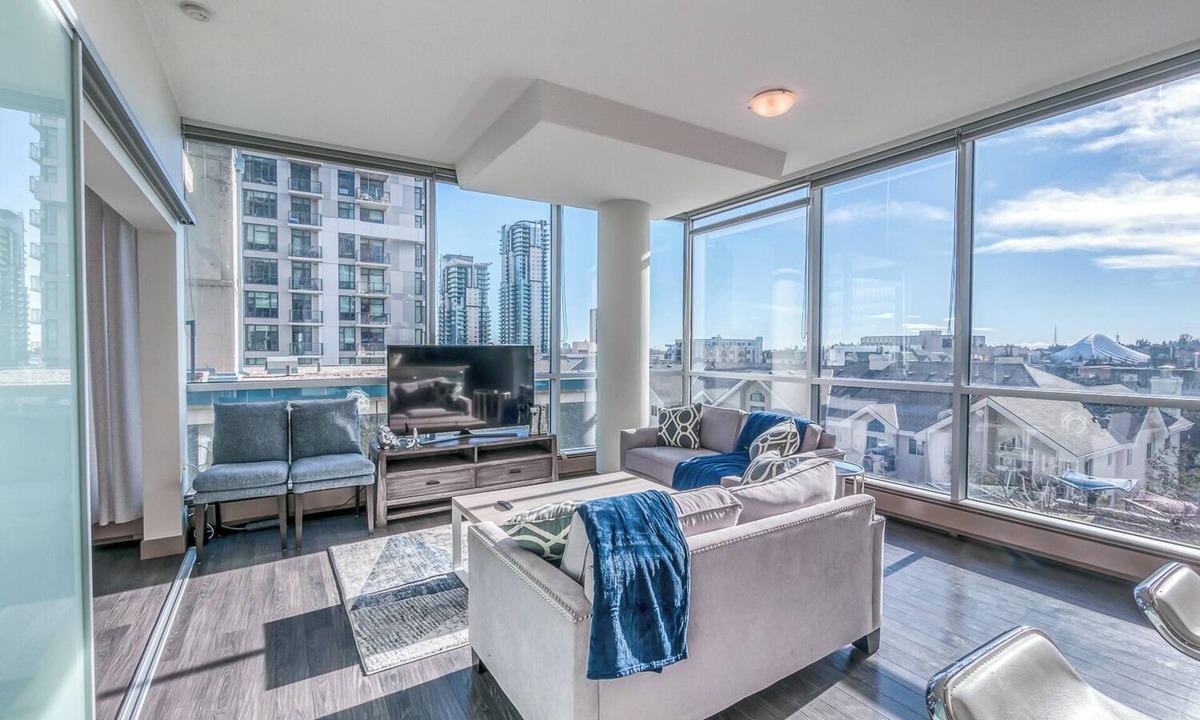 Beltline House | Immaculate 2 BD DT Condo w/Panoramic City Views!
