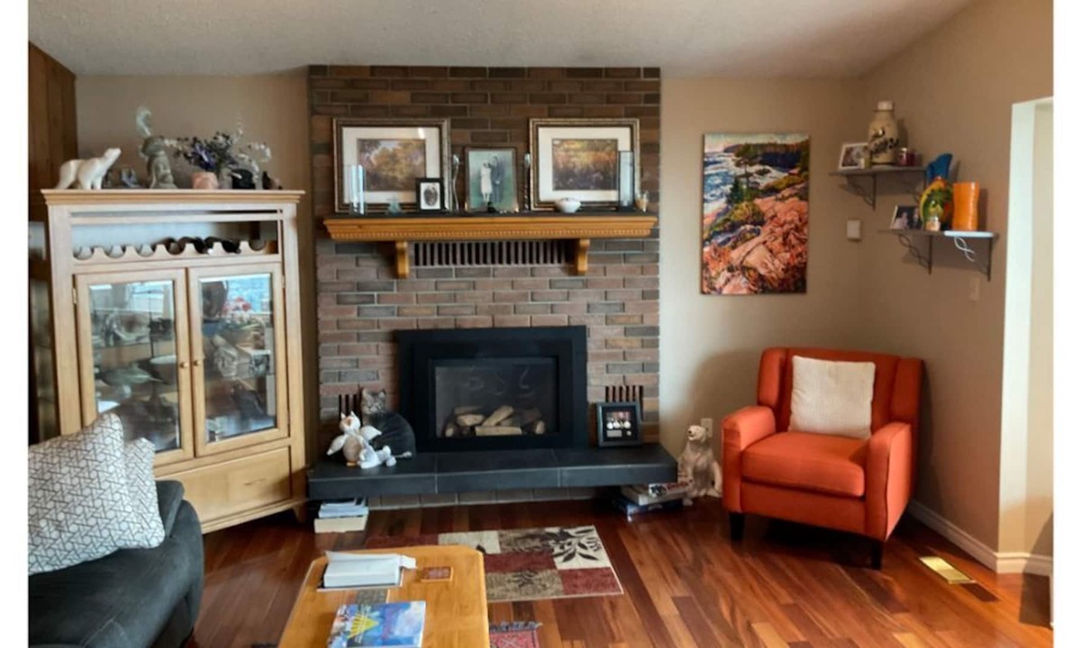 Toovey Heights House | Incredible City View Along w/ A Beautiful Lake View