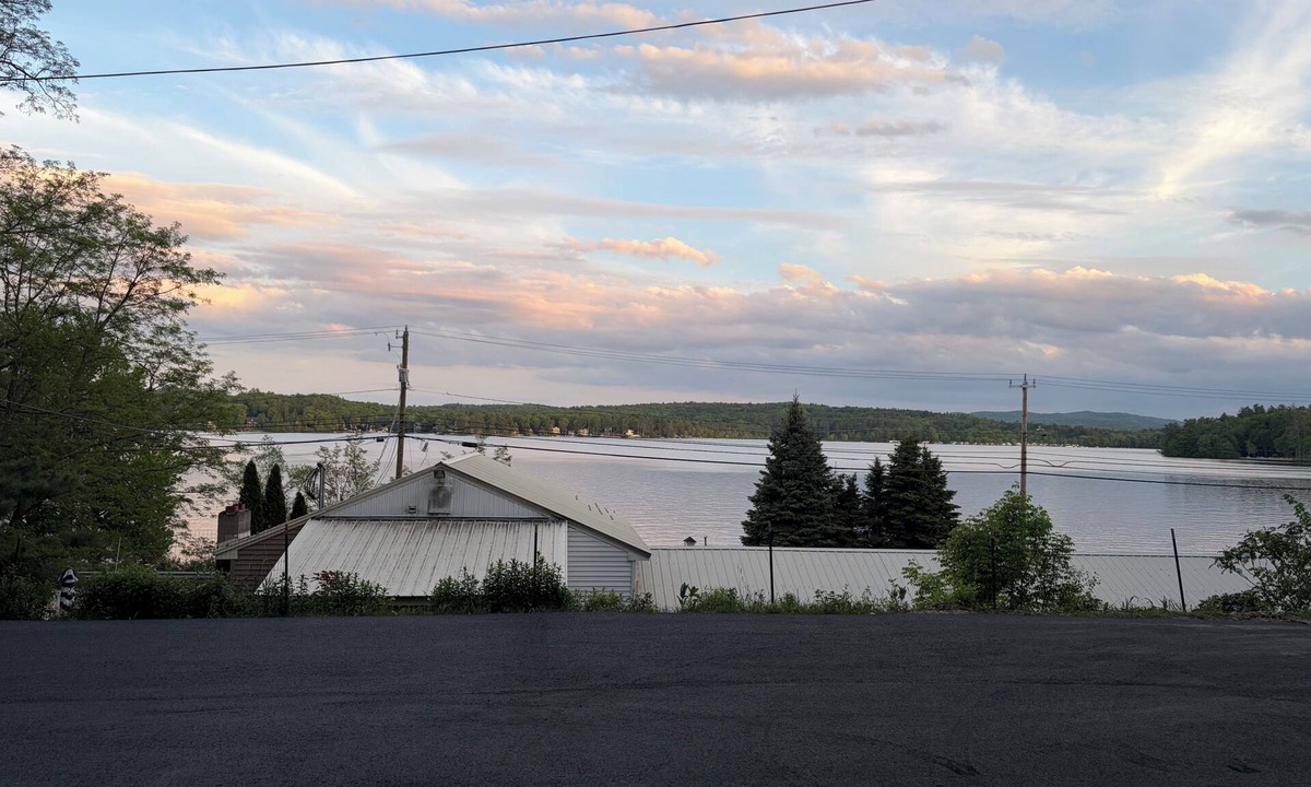 Winnisquam Apartment | Incredible Lake & Mtn Views - Loft Vibes Getaway!