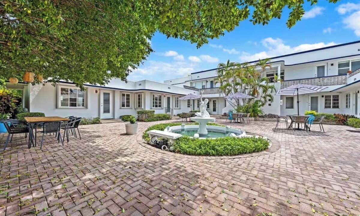 Palm Beach Shores Apartment | INLET PALM BEACHES