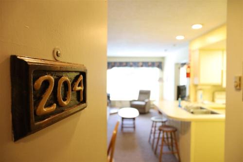 Waterville Valley House | Inns of Waterville Valley 204 One Bedroom Condo at Inns of WV