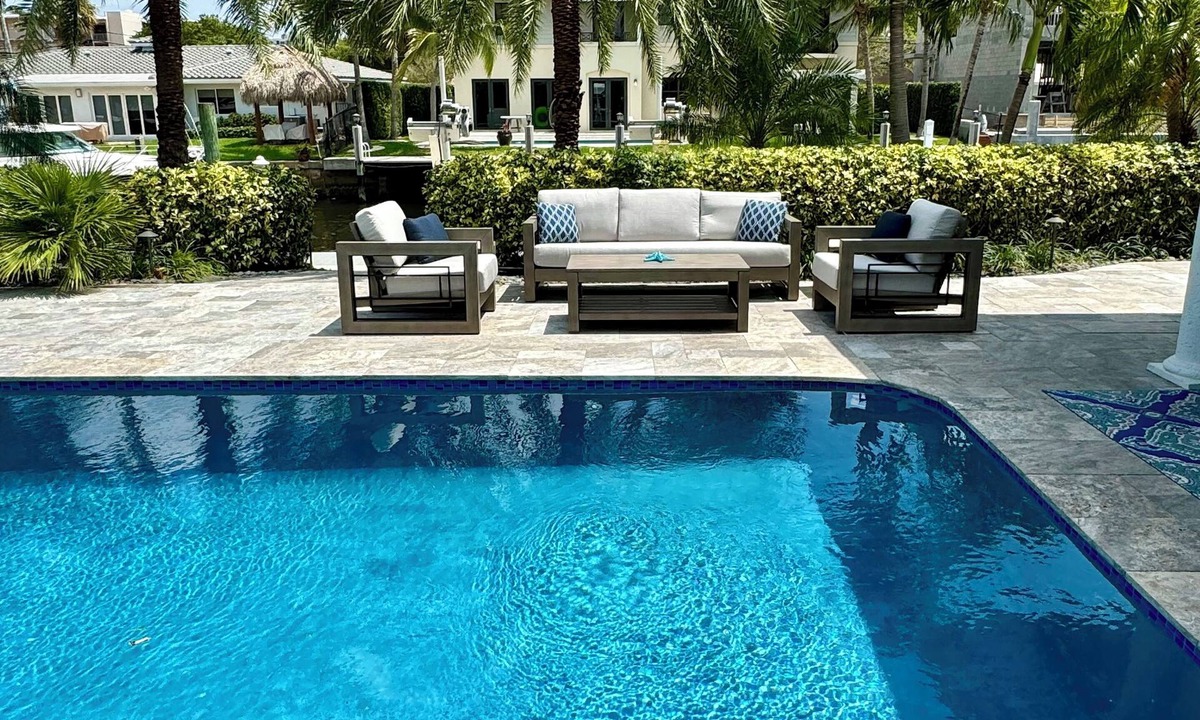 Bel Air House | Intracoastal 🌴 Waterfront Pool Home, Walk to Beach, Heated Pool, Sit on Dock