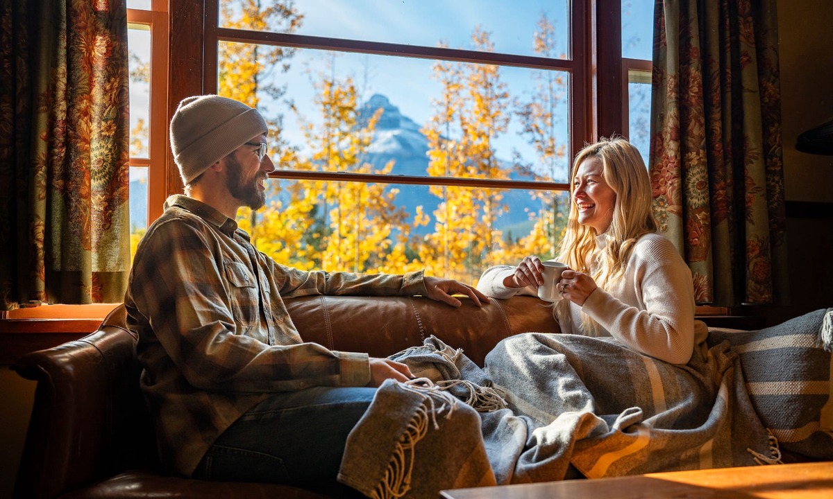 Johnston Canyon Resort | Johnston Canyon Lodge and Bungalows