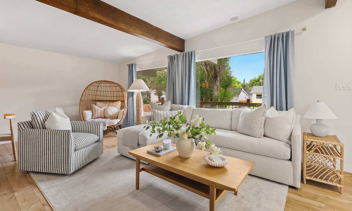 Drumheller House | Jurassic Villa | 3 King Beds | Drumheller Getaway!