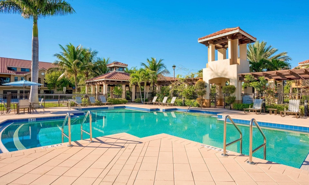 Delray Beach Apartment | Kasa | Stylish 1 BD + Near Golf Courses | Delray Beach