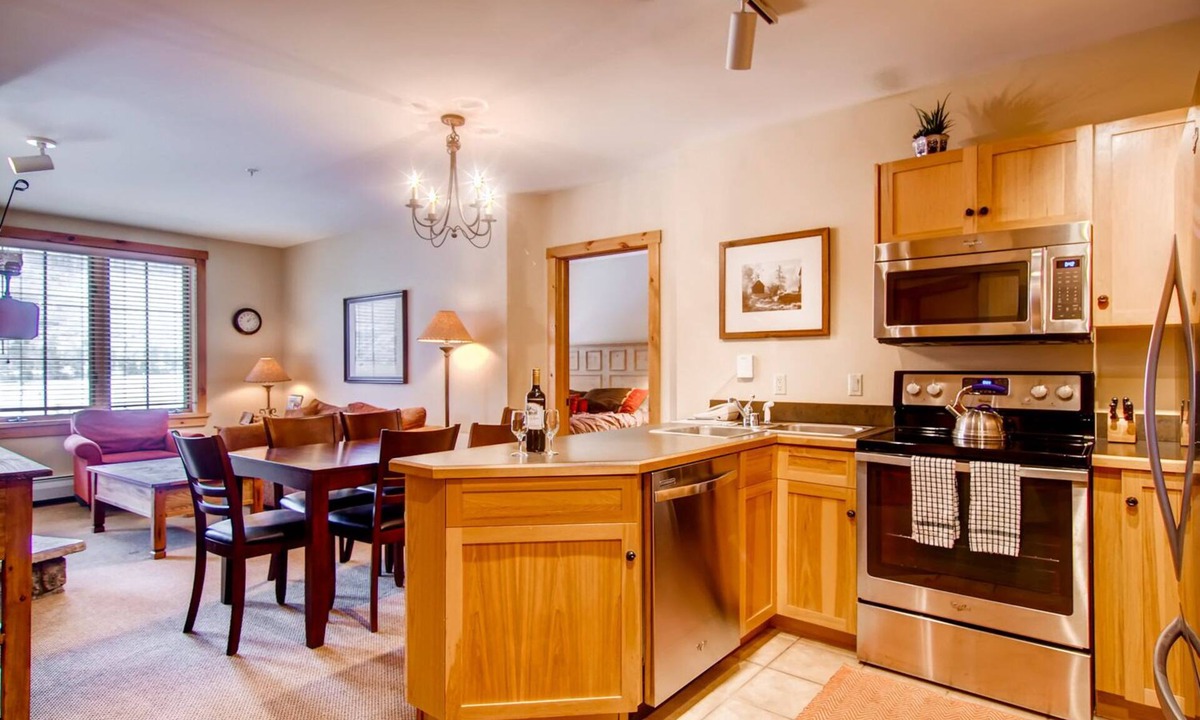 River Run Condo | Keystone 2 bed 2 bath in River Run Village - walk to ski lifts.