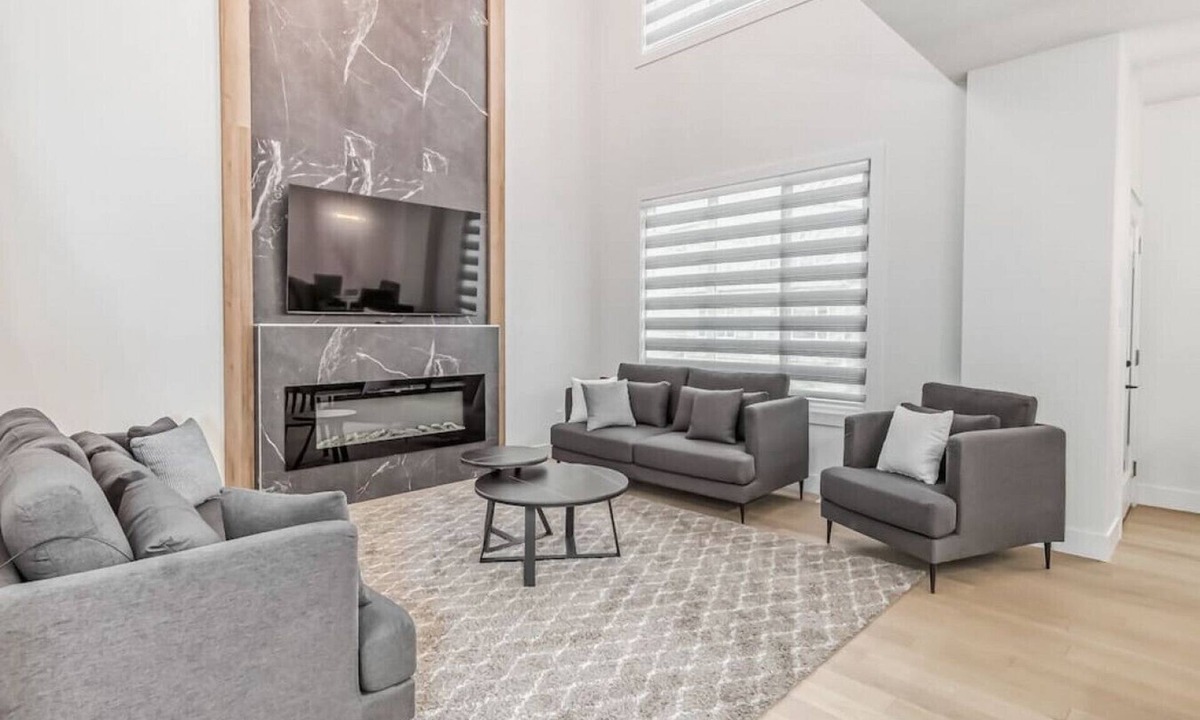 Southwest Edmonton House | Kozy In Keswick (Entire Home)