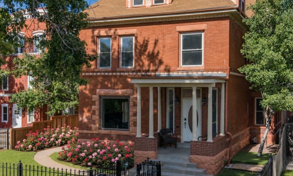 Highland House | La Casa Vallejo - 4BD Highlands Luxury, Sleeps 12 in the HEART of Denver