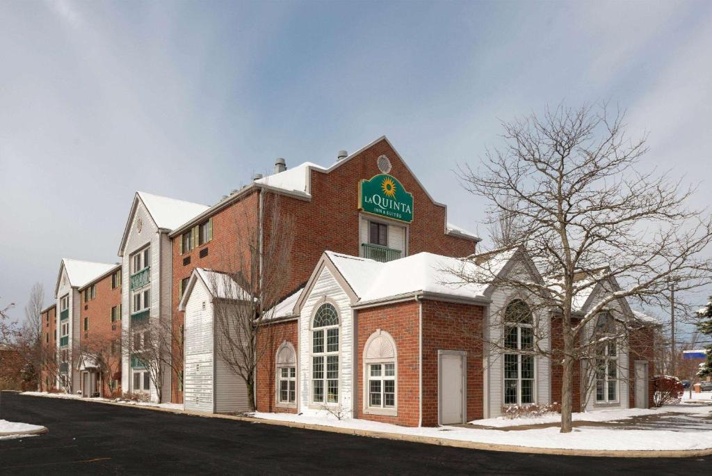 Macedonia Hotel | La Quinta by Wyndham Cleveland Macedonia