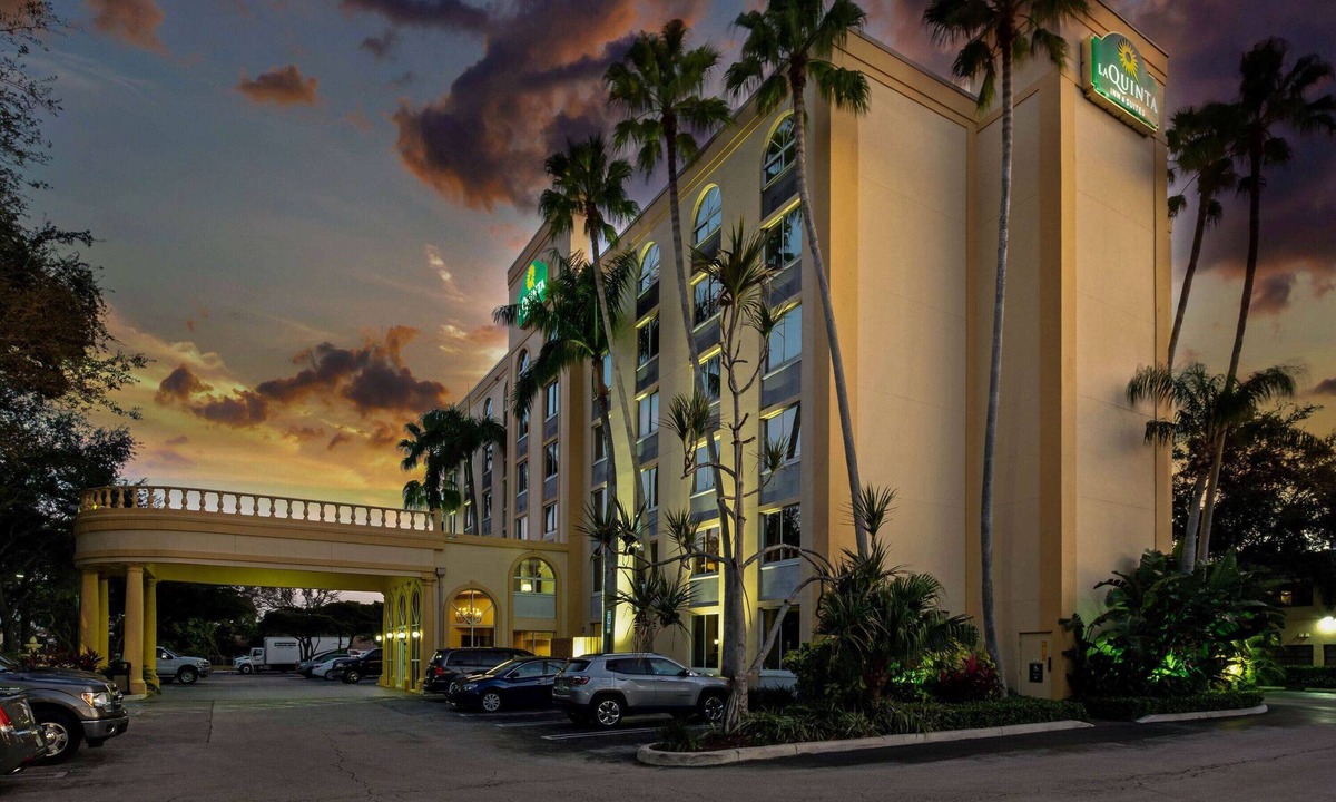 West Palm Beach Hotel | La Quinta Inn & Suites by Wyndham West Palm Beach Airport