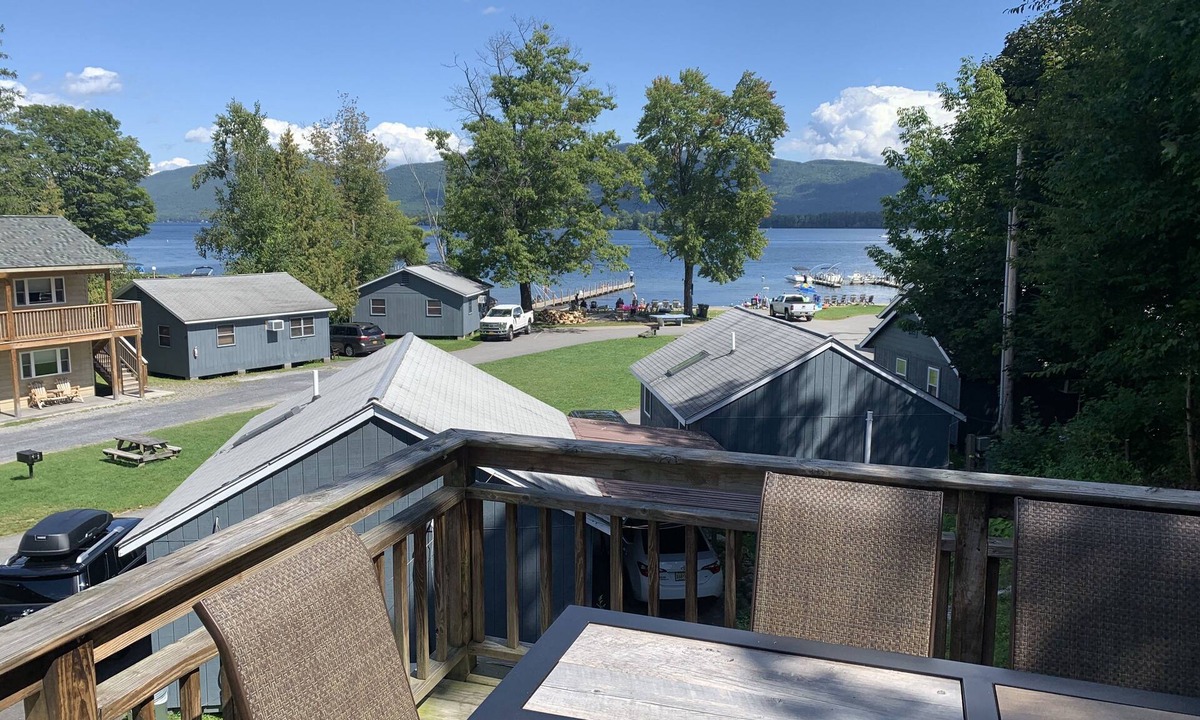 Lake George House | Lake George Lake View and Beach Access 4 Bedroom House - 10 People