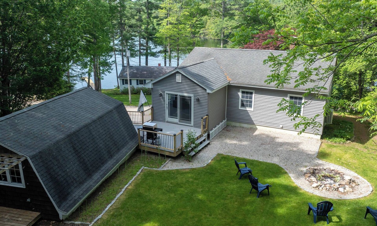 Naples House | Lake Views Private Beach Fire Pit Game Barn