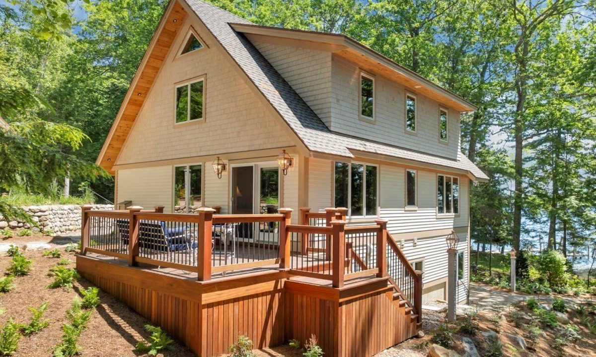 Meredith House | Lake Winnipesaukee waterfront Sleeps 10 Meredith NH