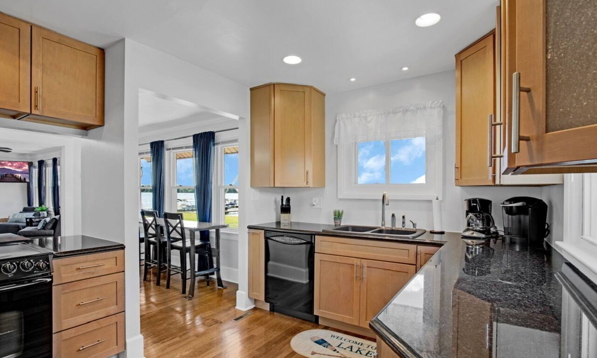 Chippewa Lake House | Lakefront home on Chippewa Lake OH. Includes kayaks and paddle boards (SUPs).