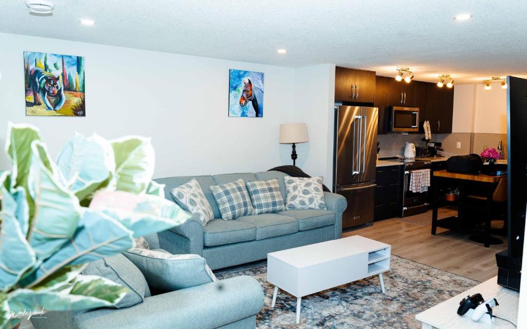 Cranston Apartment | Lakeside Living