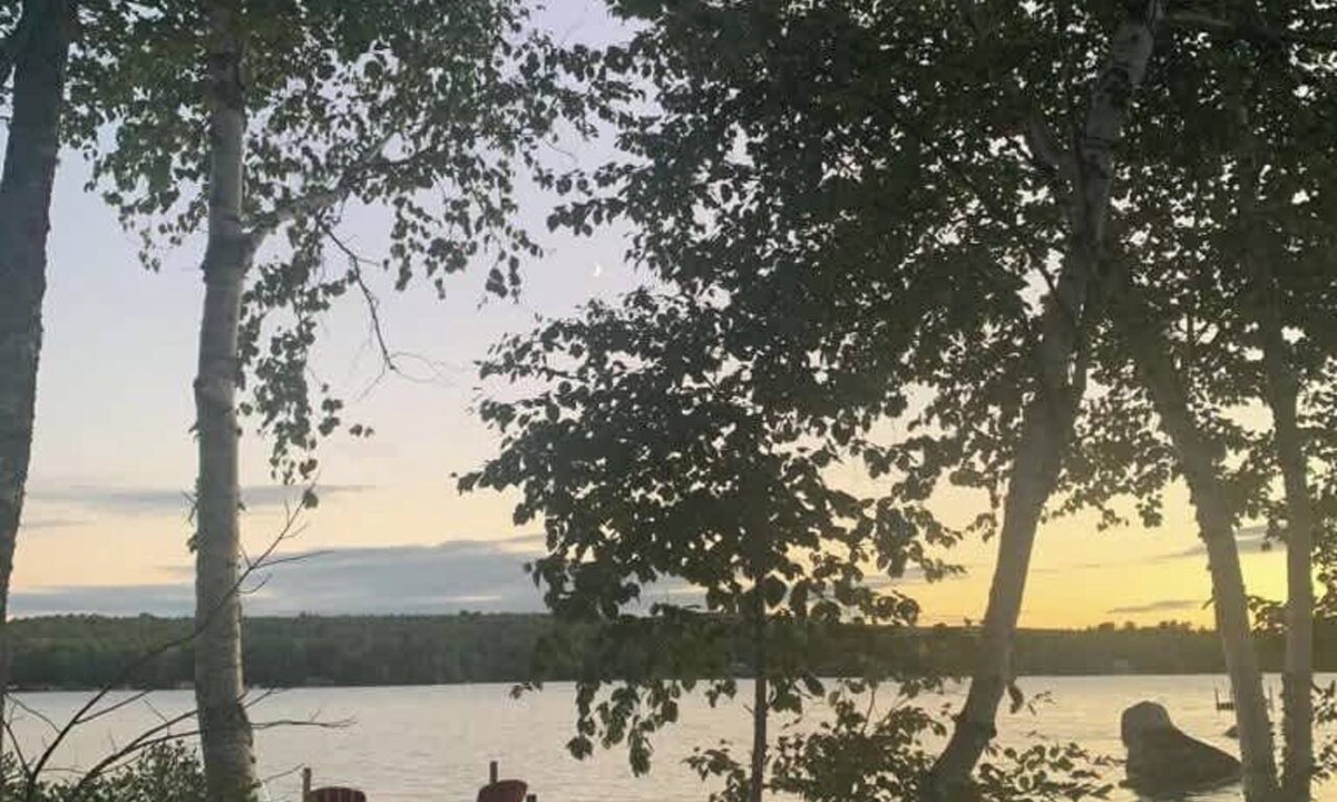 Lincoln House | Lakeside Luxury: Your Private Waterfront Escape