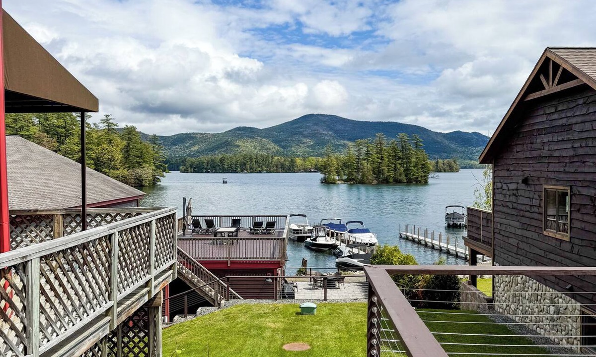 Bolton Landing Apartment | Lakeview Suites