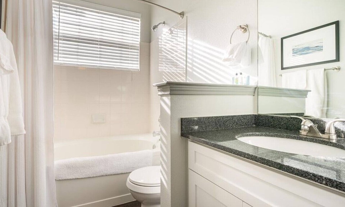 Lowry Field Apartment | Landing at IMT Lowry - 2 Bedrooms in East