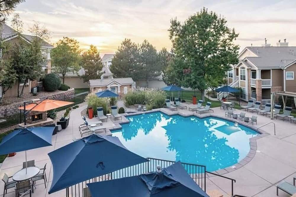 Westridge Apartment | Landing at The Bluffs at Highlands Ranch - 2 Bedrooms in Westridge