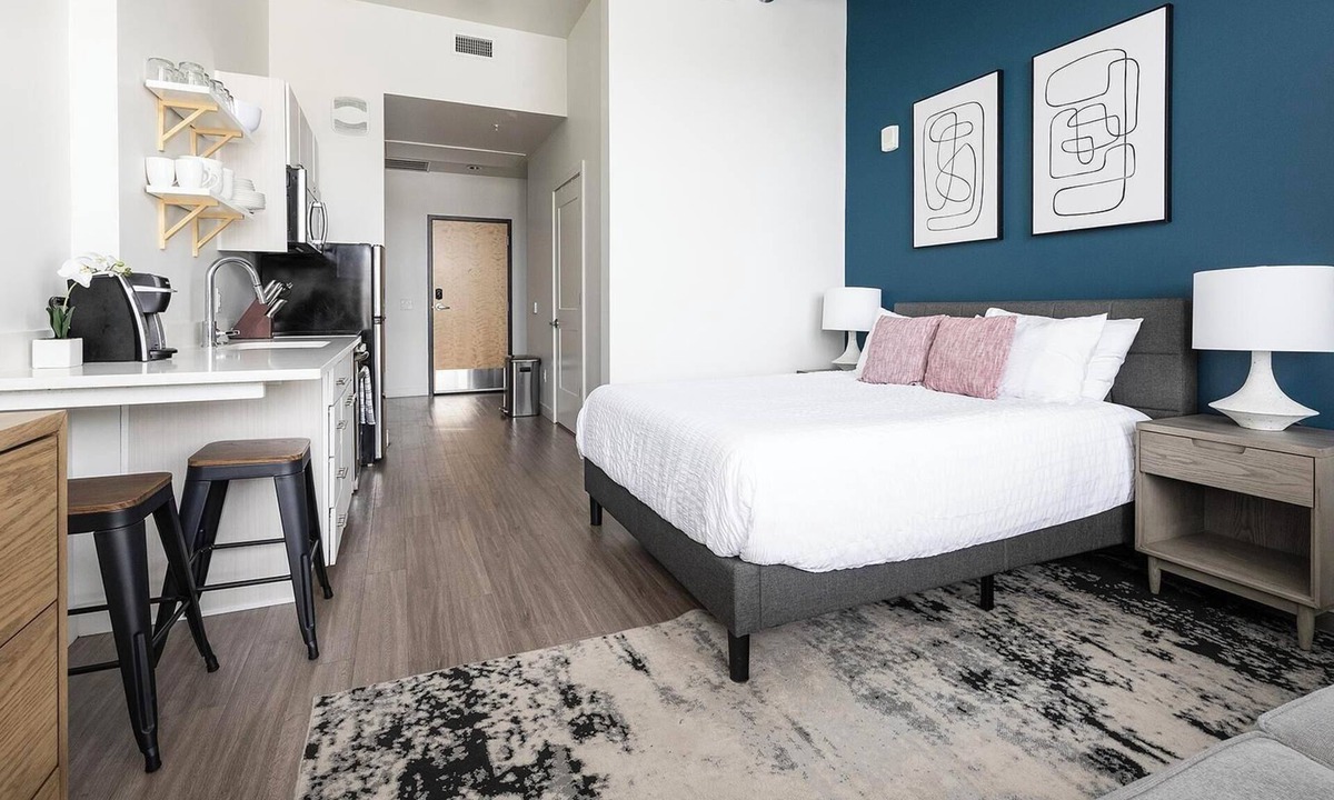 River North Art District Apartment | Landing | Incredible Studio, Gym, Clubhouse