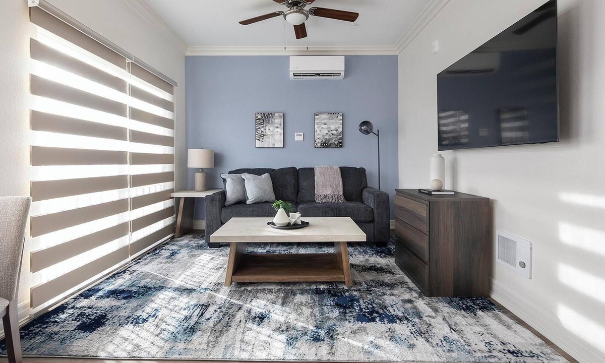 Johnstown Apartment | Landing | Stylish 1BD, Yoga Studio, Gym