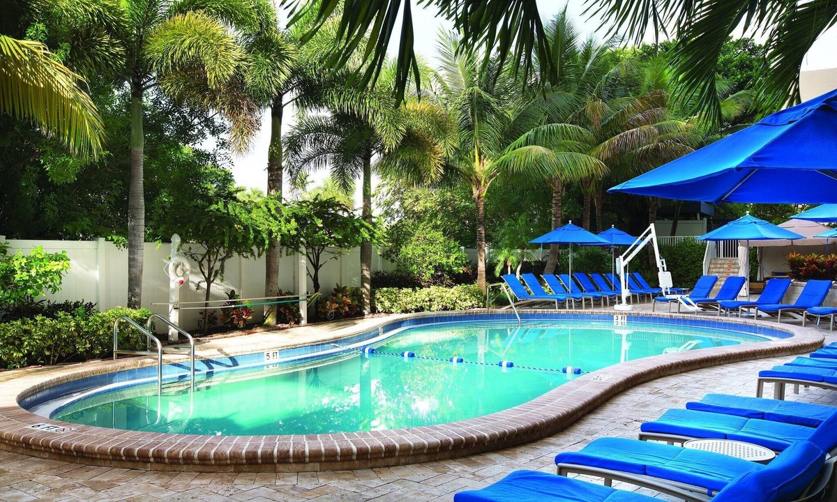 Pompano Beach Resort | Leave your worries at the door!