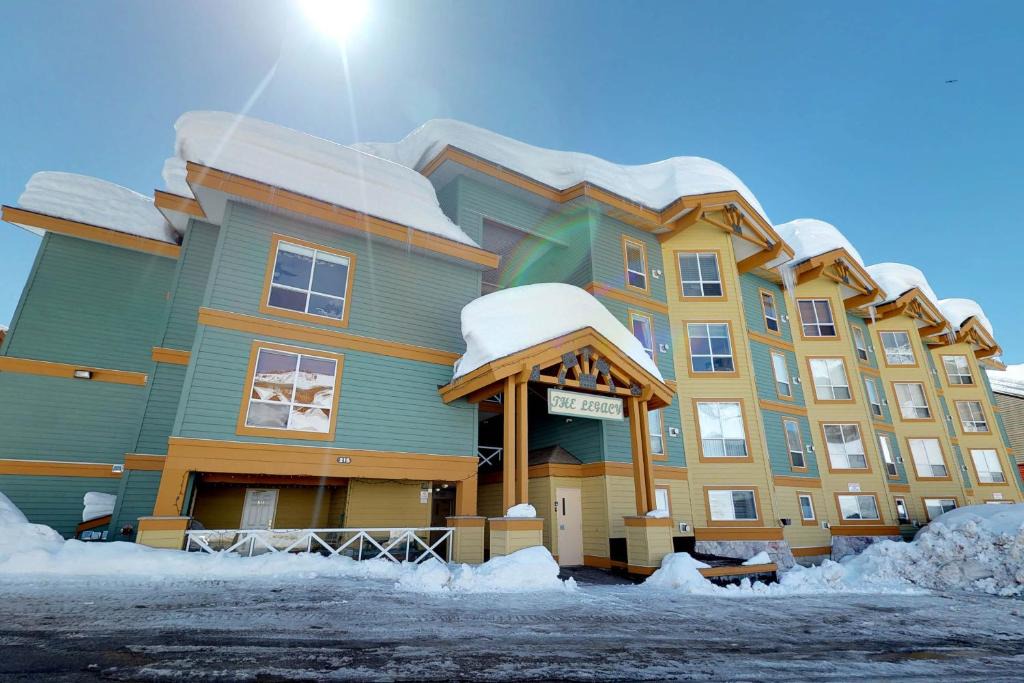 Big White Ski Resort Apartment | Legacy 303