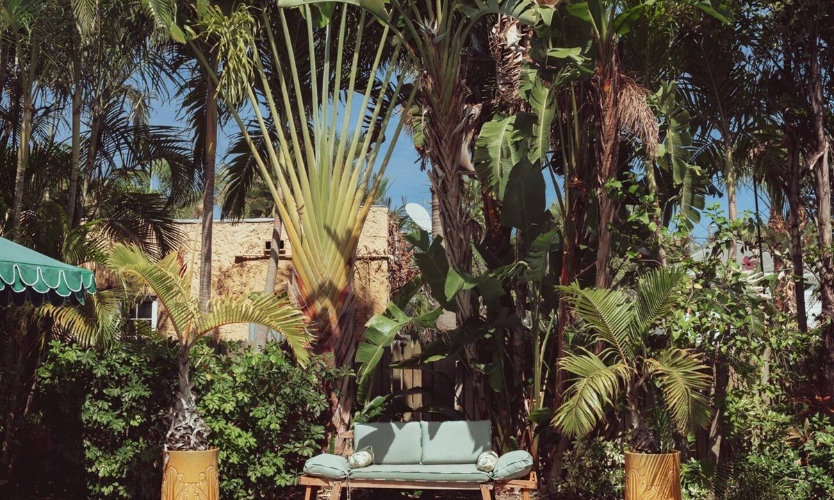 West Palm Beach Cottage | Lemon Loft: Palm Beach-style paradise, shared pool