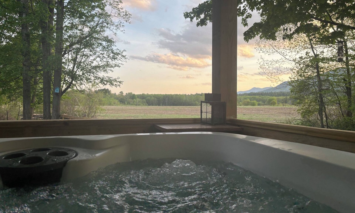 North Conway House | Less than 1 mile to charming North Conway 3-bedroom house with private hot tub