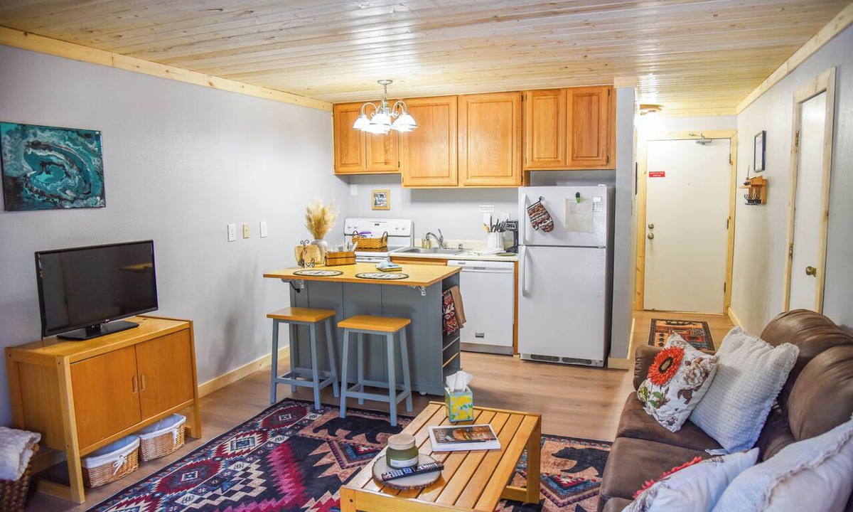 Red River Condo | Lift's West #109 - Amarillo By Morning