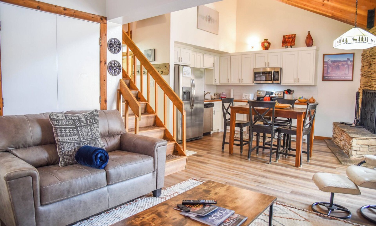 Red River Apartment | Lift's West #212 - Kokopelli Kondo