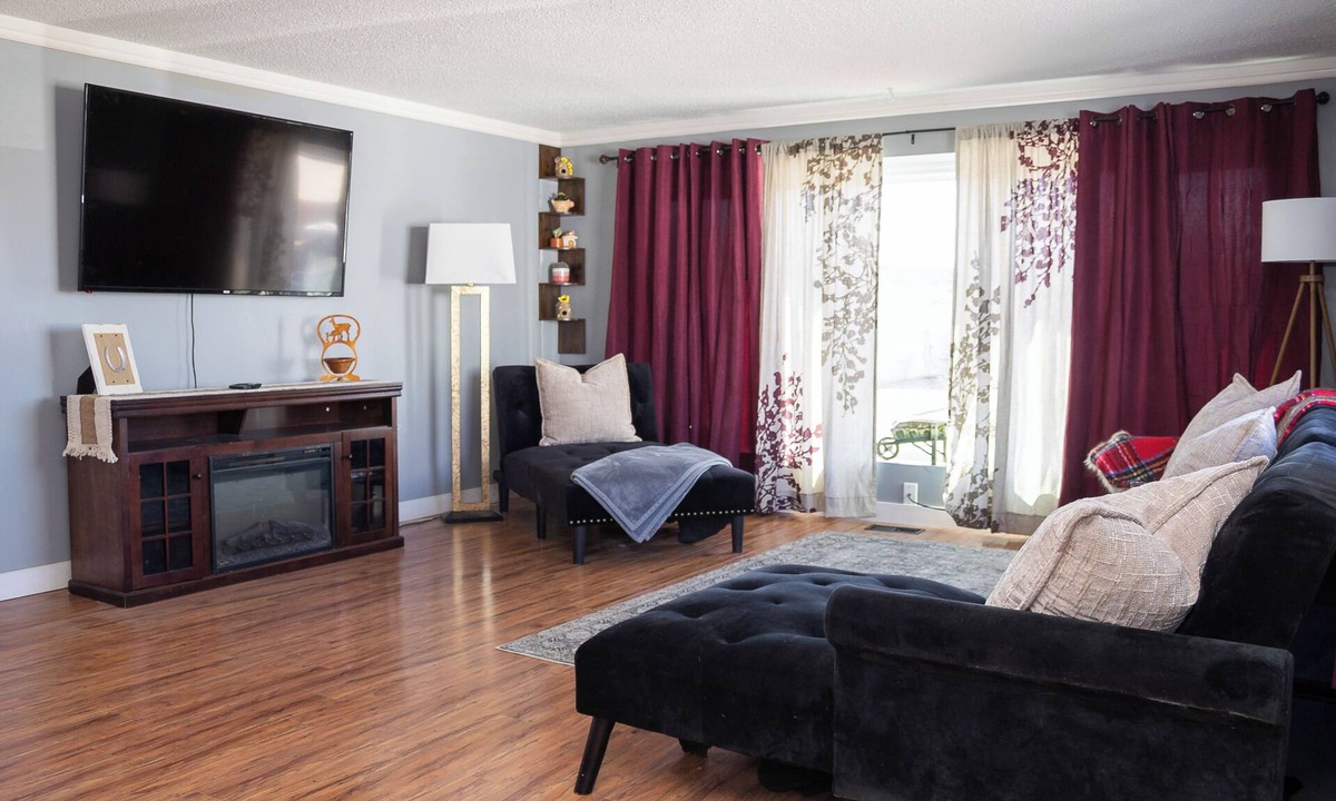 Hinton House | Little Skogg Homestead, near Jasper National Park