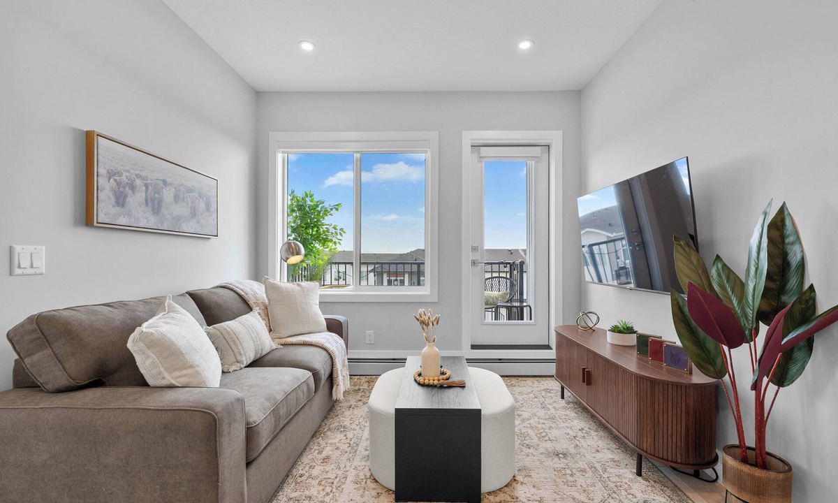 Chestermere Apartment | Lockwood Retreat w Wifi, Patio, UG Parking