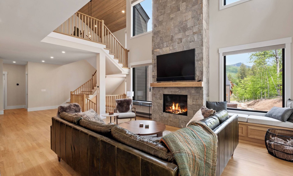 Lincoln House | Loon Mountain Luxury Lodge | Ski-In/Ski-Out | Hot Tub | Sleeps 16