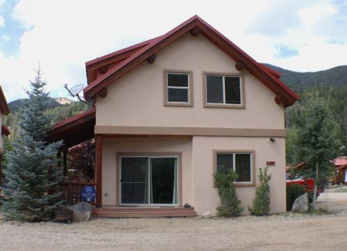 Red River House | Lost in Paradise