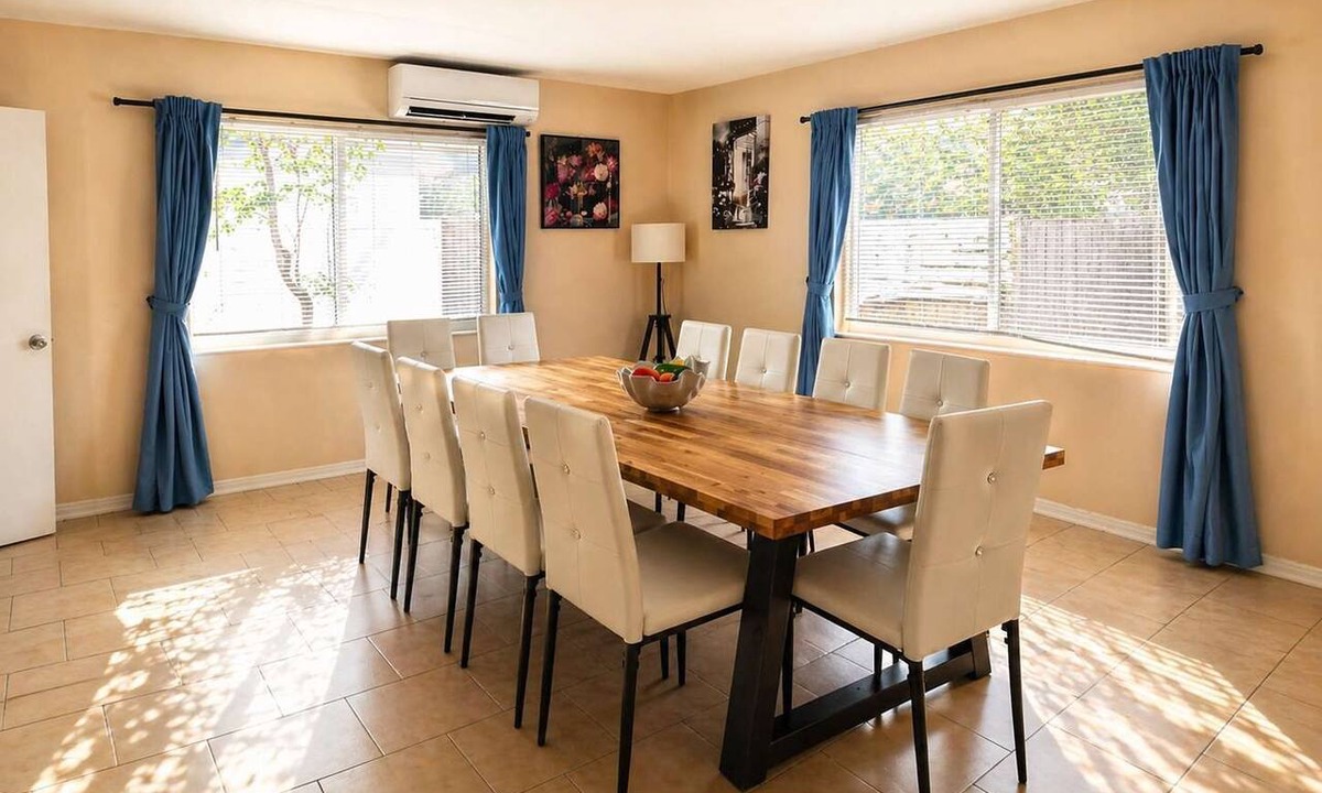 Highland Garden House | Lucky Family Charm STR-2750