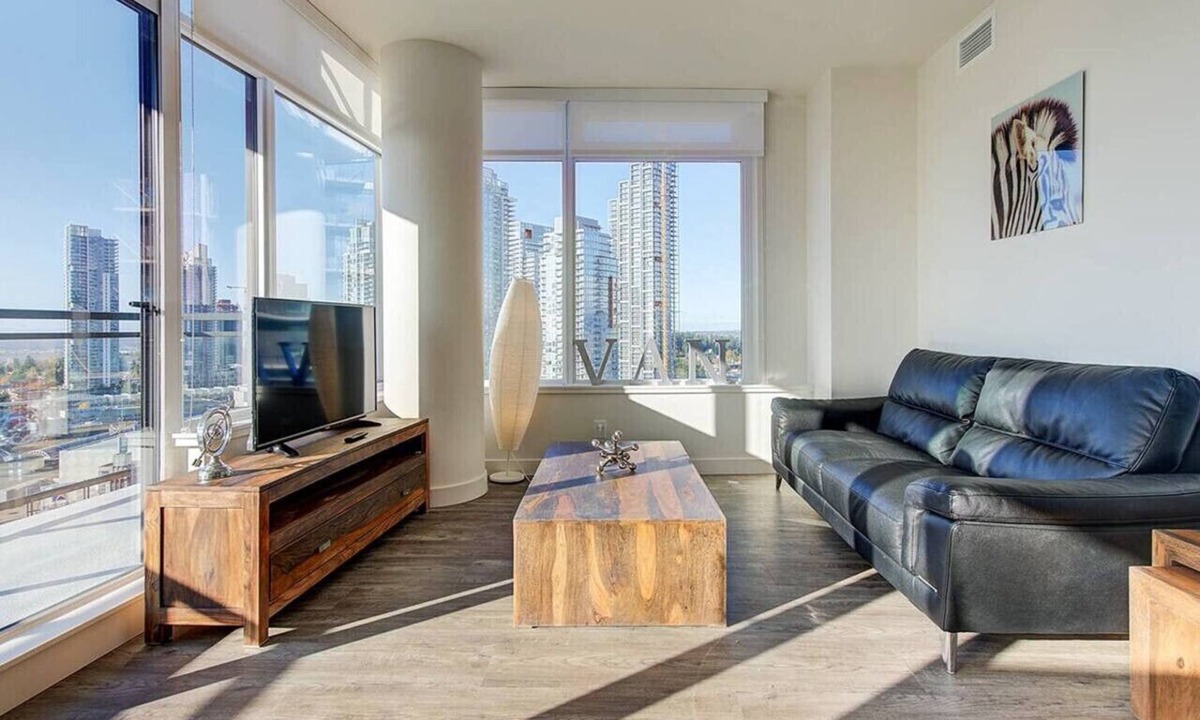 Metrotown Condo | Luxe 2BR Apt with Balcony: Minutes from Sky Train
