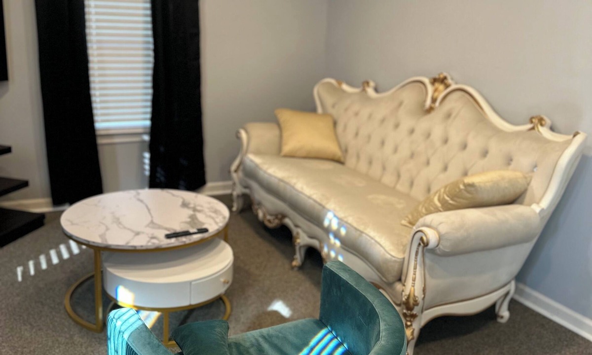 West Akron House | Luxurious 2-bedroom home