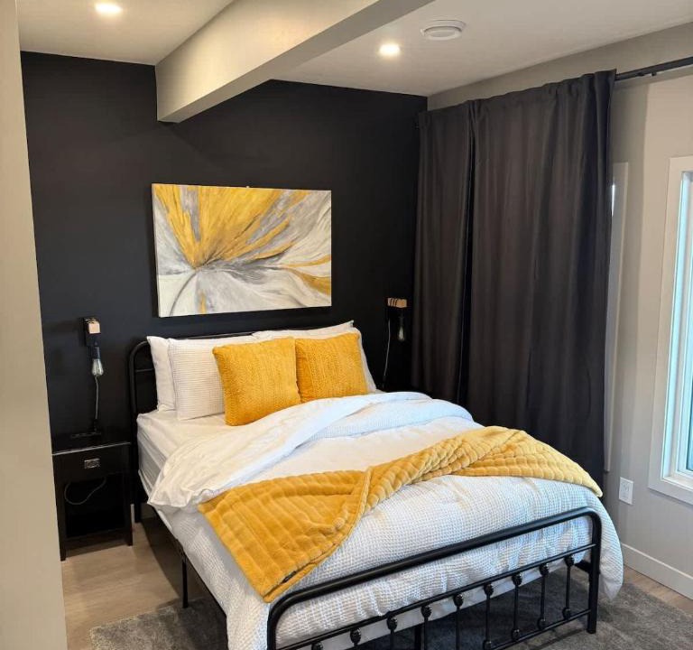 Southeast Calgary House | Luxurious and Cozy 1 Bedroom Basement Suite Patio