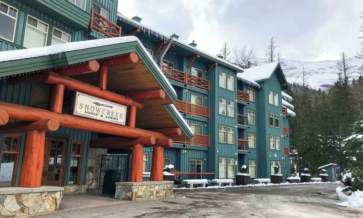 East Kootenay Condo | Luxury 2 Bedrooms Right On The Slopes
