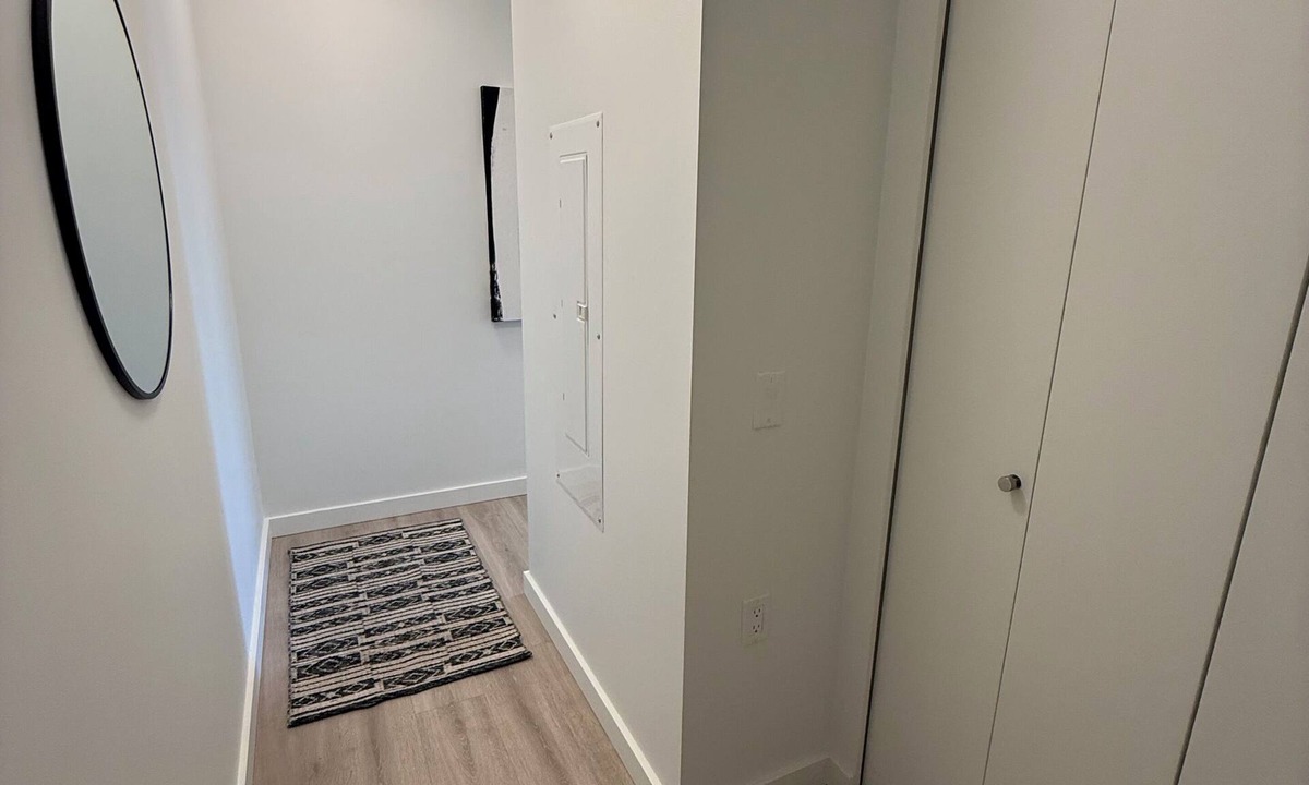 Grandview-Woodland Apartment | Luxury 2BD+1BTH | The Heart of Commercial Drive