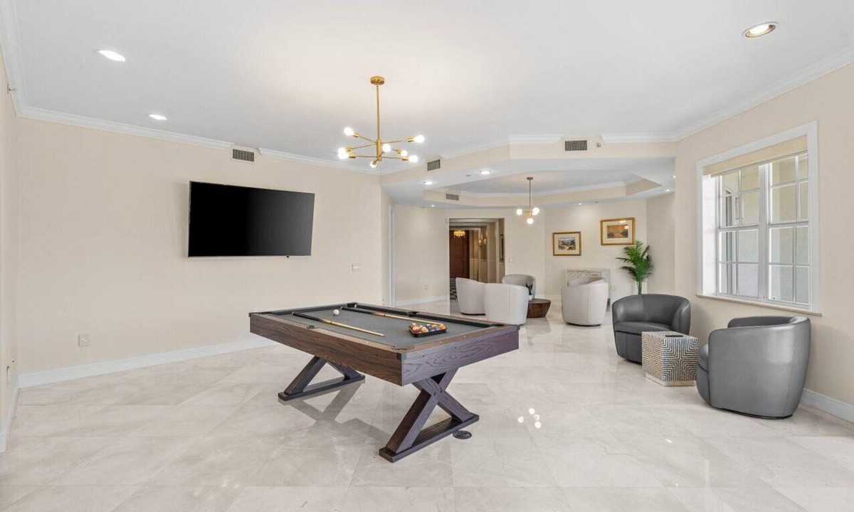 Jupiter Condo | LUXURY 4-Ensuites Beach condo in Jupiter 100 Yards to Ocean!Ocean Views!