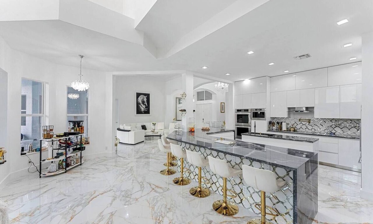 Wellington House | Luxury House with Movie Theater
