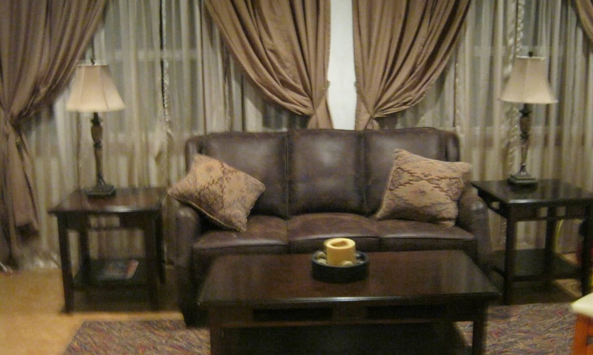 Taos House | LUXURY KIVA TOWN HOME SUITE 6 Minutes from Taos in the beautiful Taos Canyon.