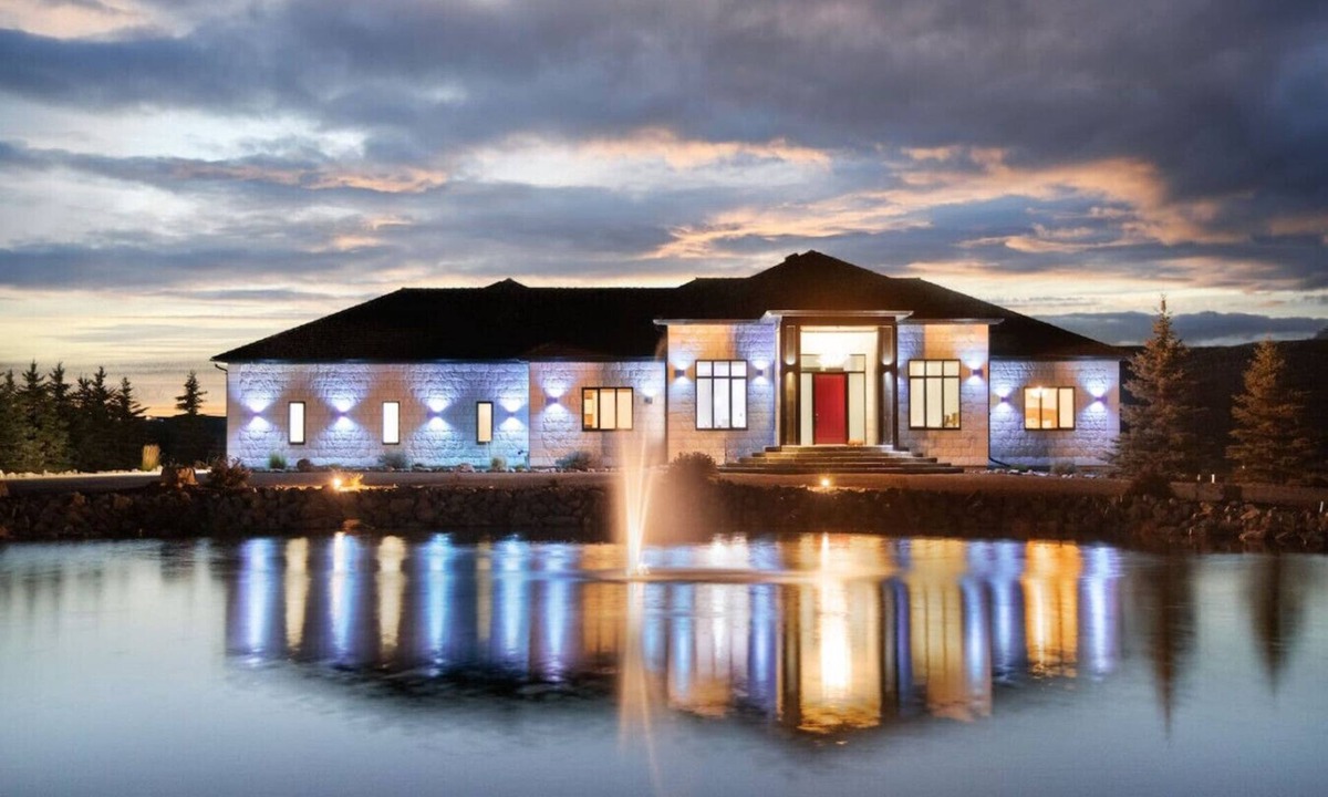 Village of Acme House | Luxury Mansion Secluded on 5 Acres 8BR Sauna