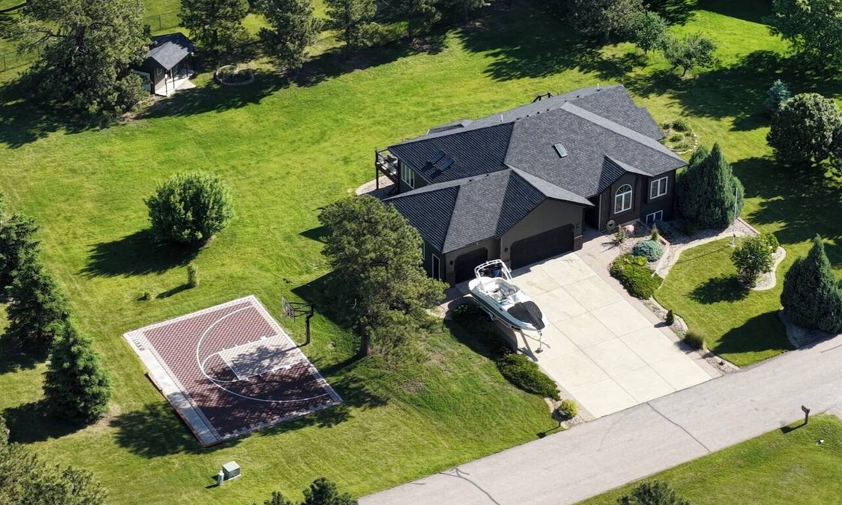 Summerset House | Luxury, Private,Relaxation with beautiful quiet area in the heart of the hills
