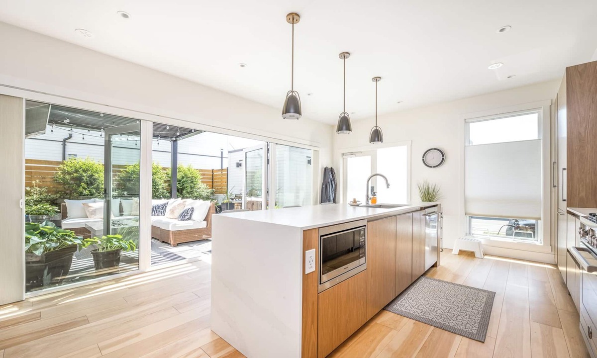 Boundary Bay House | Luxury Tsawwassen Home. Close to Beach and ammenities.