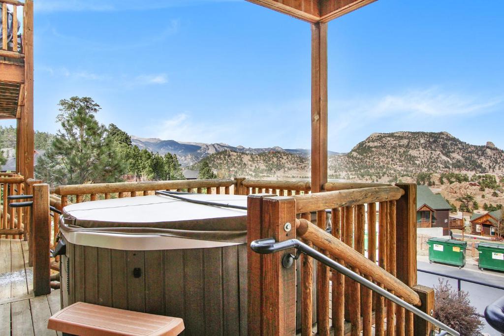 Estes Park Apartment | Macgregor Mountain 27C Condo