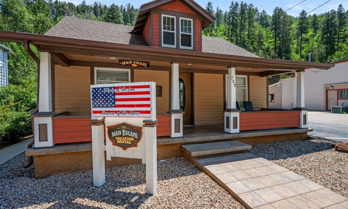 Deadwood House | Main Escape of Downtown Deadwood